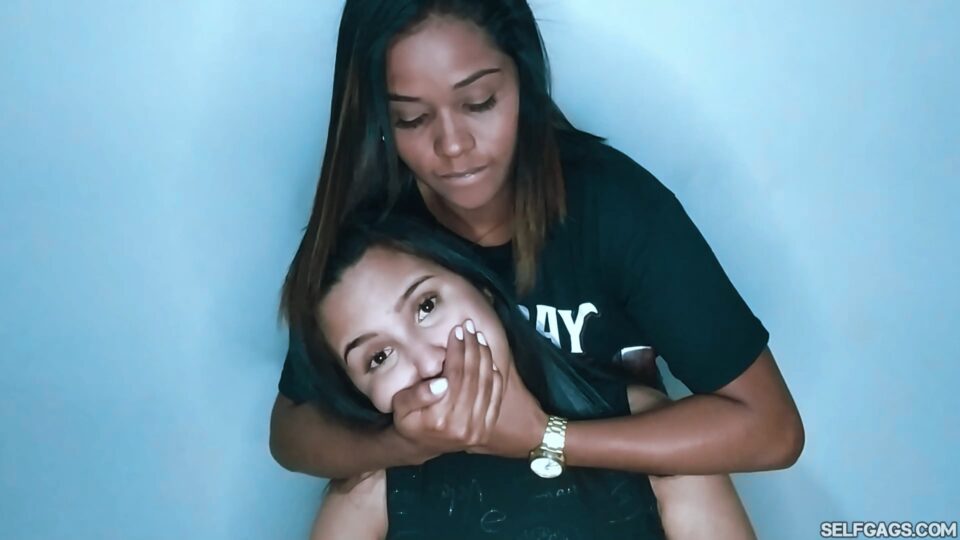 12 Minutes Of Stephanie’s Hands: Hand Gagging Ibet — gallery-8