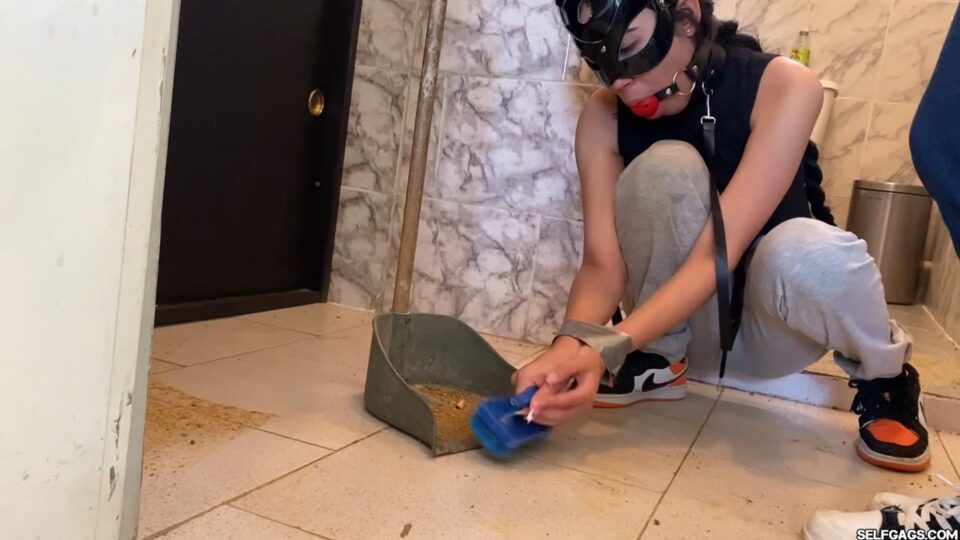 Barby’s Week As A Slave – DAY 2: The Toilet Slave — gallery-8