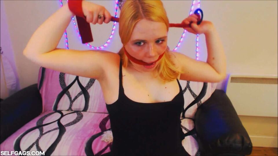 British Cam Girl: Gagged For The First Time! — gallery-3