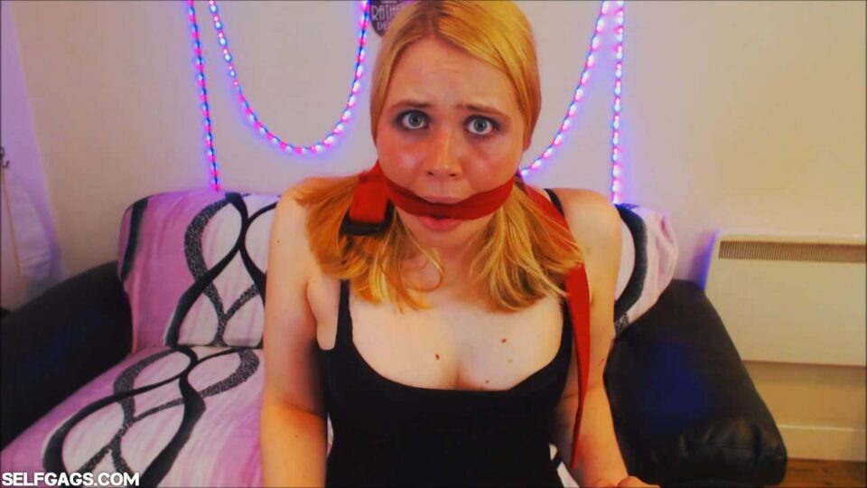 British Cam Girl: Gagged For The First Time! — gallery-4