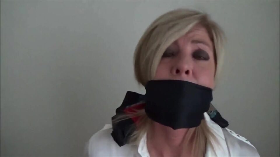 Cheating Wife: You Gag Me Way Better Than My Husband! — gallery-6