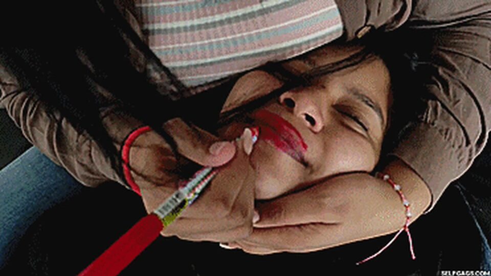 Haughty Manicurist Handsmothered For Overcharging Her Client! — gallery-4