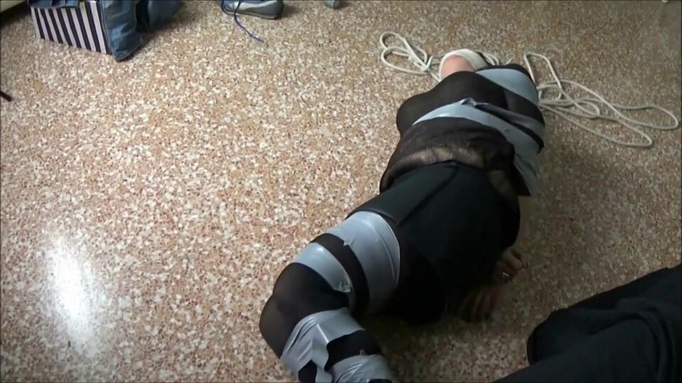 Help! My boyfriend is a bondage producer and he’s got me tied up and gagged! — gallery-6