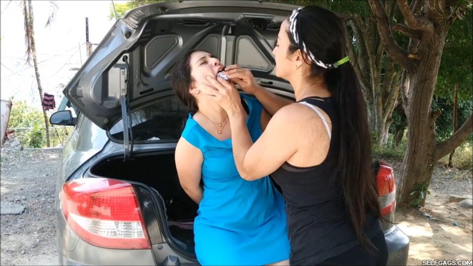 Her Car Broke Down! — gallery-4