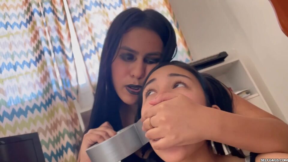 Kinky Voodoo Witch Binds 18-Year-Old Barbie Bitch — gallery-4