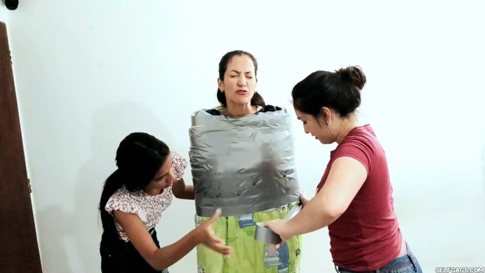 Magic Trick Gone Wrong: Blanket Mummified Stepmom Ticked Off! — gallery-3
