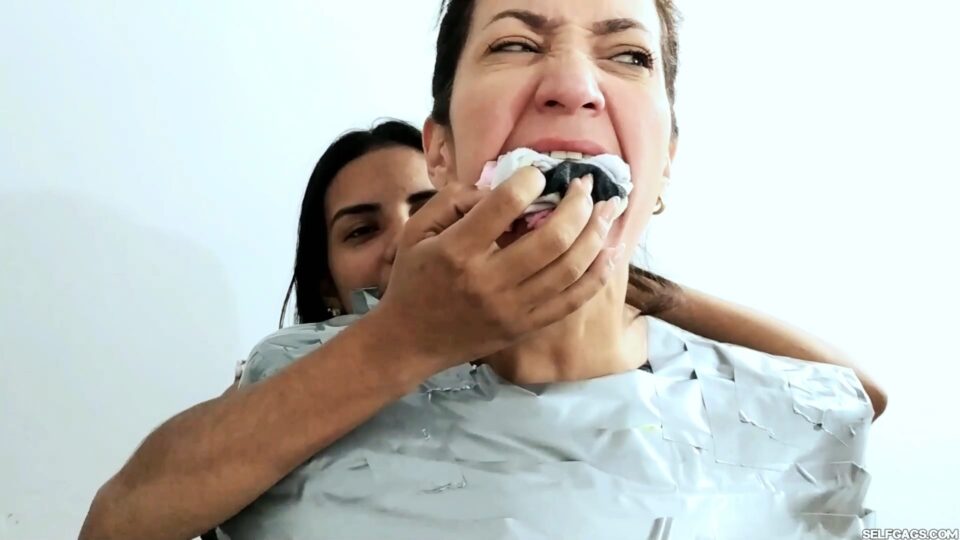 Magic Trick Gone Wrong: Blanket Mummified Stepmom Ticked Off! — gallery-4