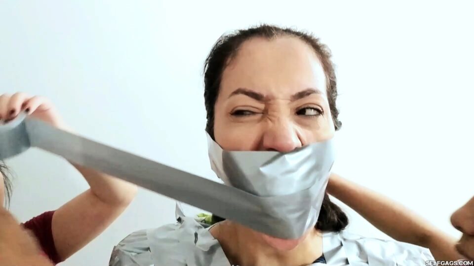Magic Trick Gone Wrong: Blanket Mummified Stepmom Ticked Off! — gallery-5