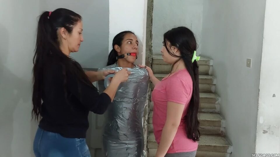 Mummified For Lesbian Spitting — gallery-1