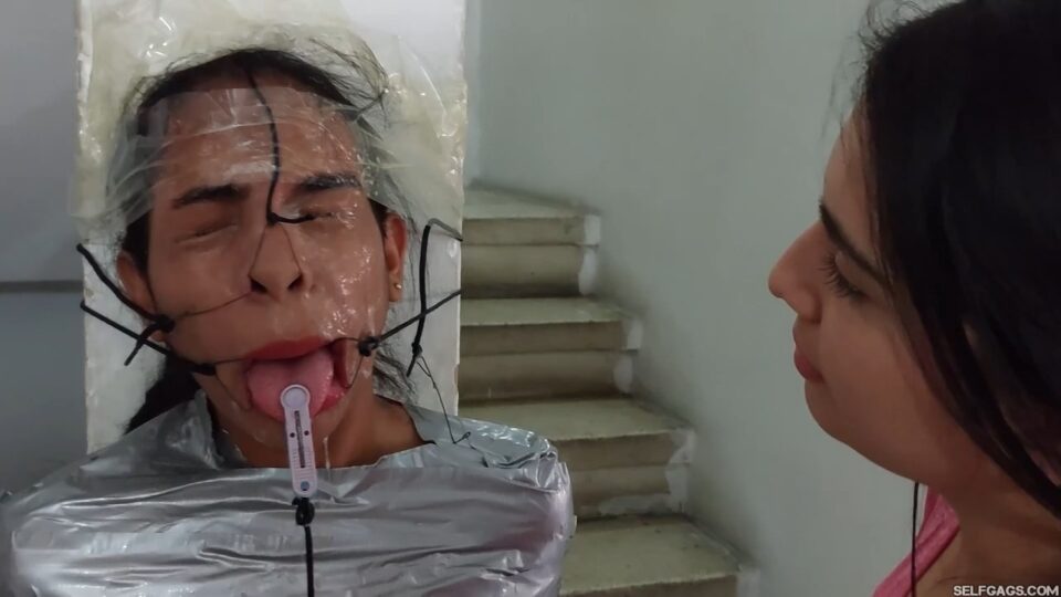Mummified For Lesbian Spitting — gallery-5