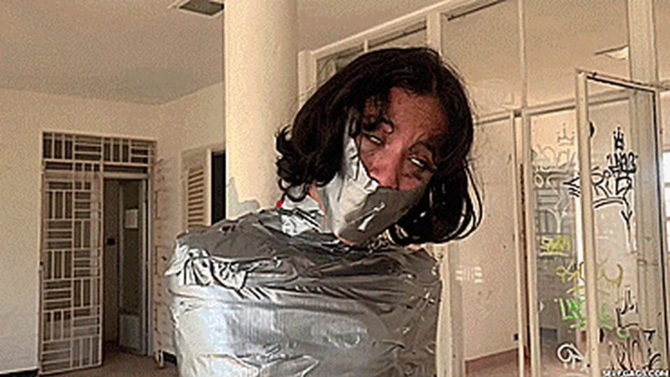 Stranded Girl Mummified To A Pole In An Abandoned House — gallery-4