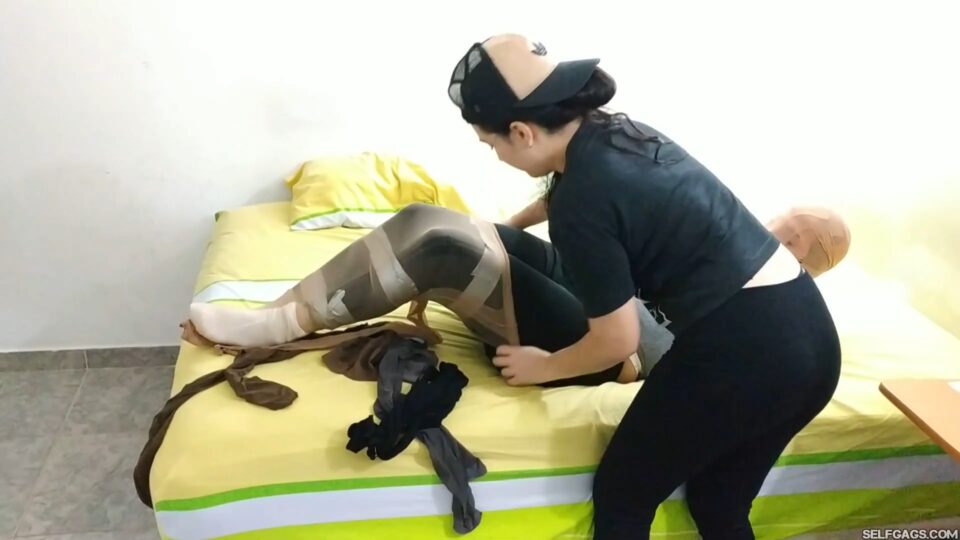 The Pantyhosing Of A Latina MILF — gallery-6
