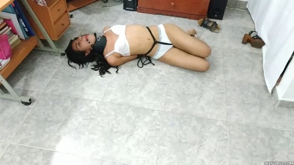 This First-Time Crotchrope Made Maria Martinez Horny As Hell! — gallery-7