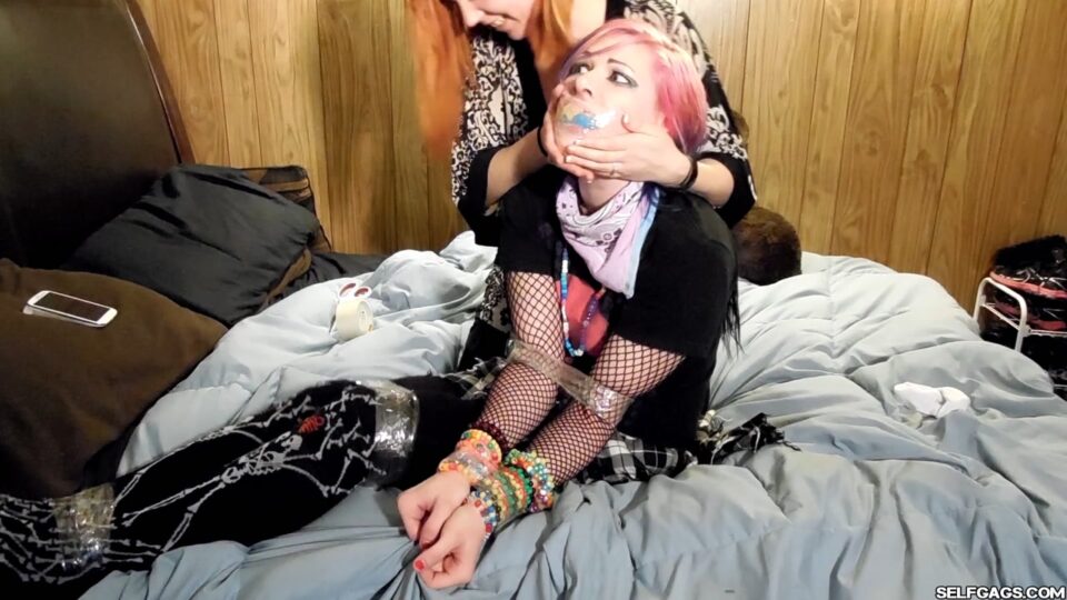 she-came-into-my-room-and-taped-me-up-gallery-07