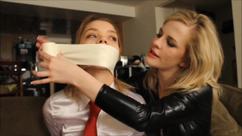 the-milf-the-burglar-and-the-bitch-episode-1-of-2-gallery-04